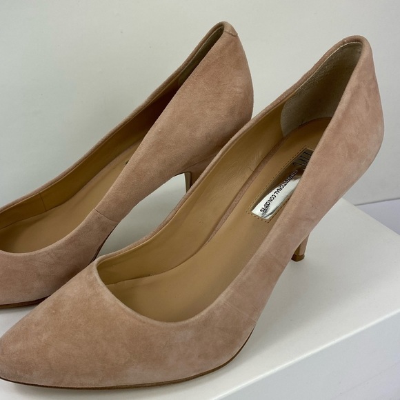 INC International Concepts Zitah Pointed Toe Pump Sz7.5M Blush Suede - Picture 4 of 12